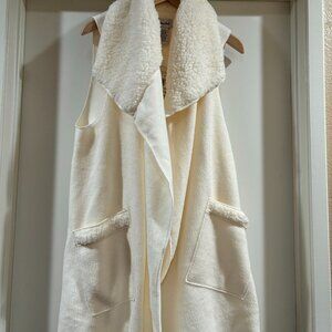 New Sherpa faux fur neck sleeveless open wrap